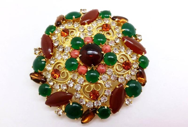 Front view of Fall Cabochons Brooch