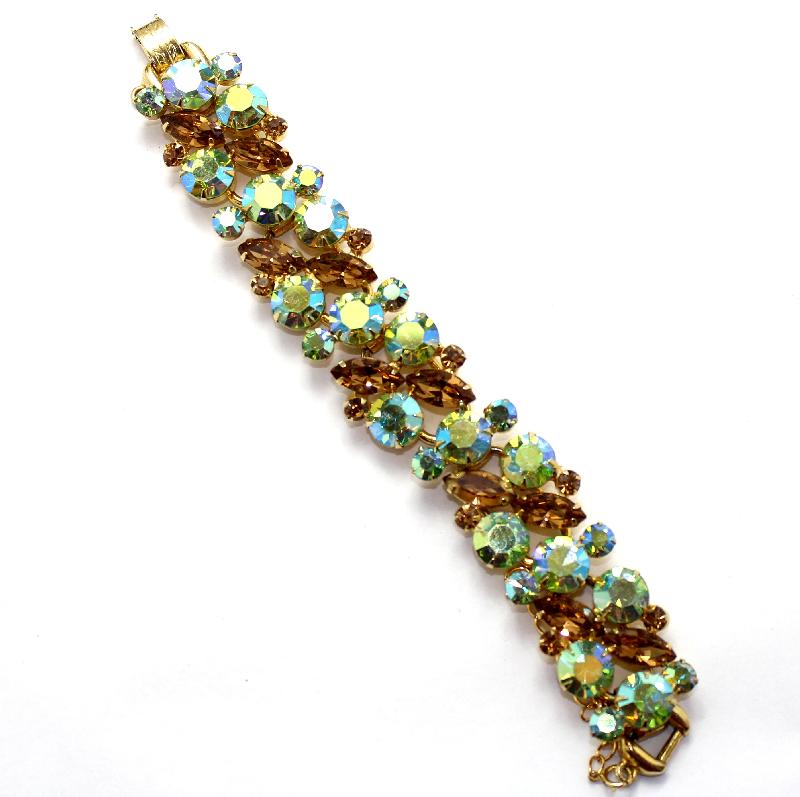 Front view of Topaz Navettes Bracelet 5 Link