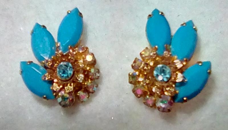 Front view of Turquoise Navettes Earrings Clip