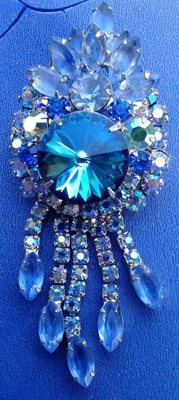 Front view of Blue Navettes Rivoli/Margarita Pin Pendant