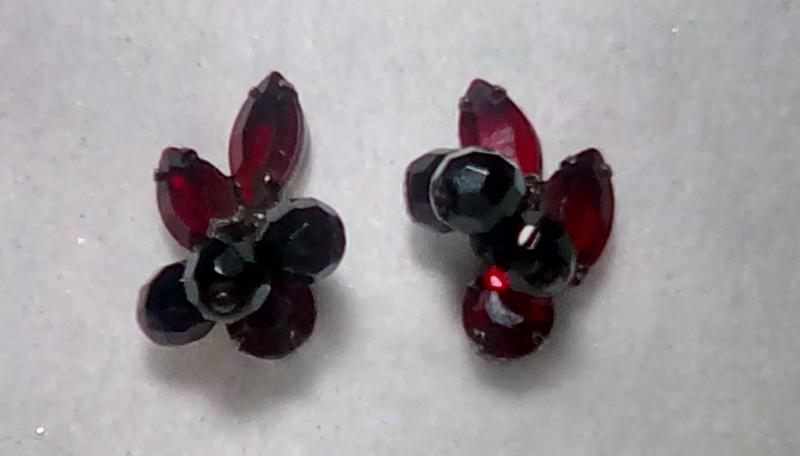 Front view of Red Navettes Earrings Clip