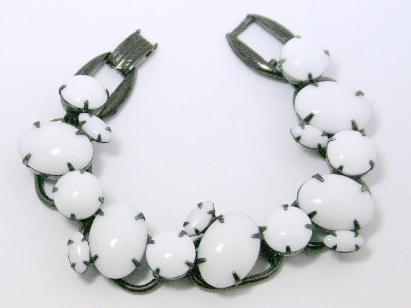 Front view of White (chalk Or Milk) Cabochons Bracelet 5 Link