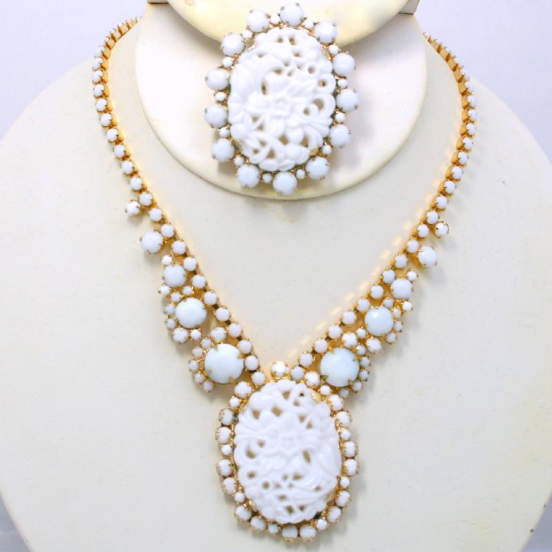 Front view of White (chalk Or Milk) Cabochons Molded/Cut Necklace