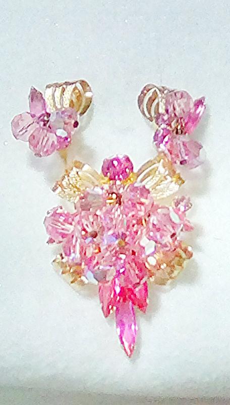 Front view of Pink Navettes Earrings Clip