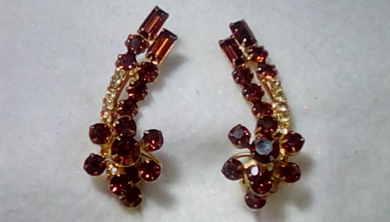 Front view of Topaz Baguettes Earrings Clip