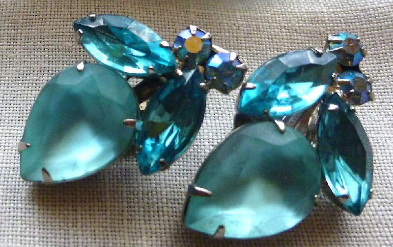 Front view of Blue Pear Frosted Earrings Clip