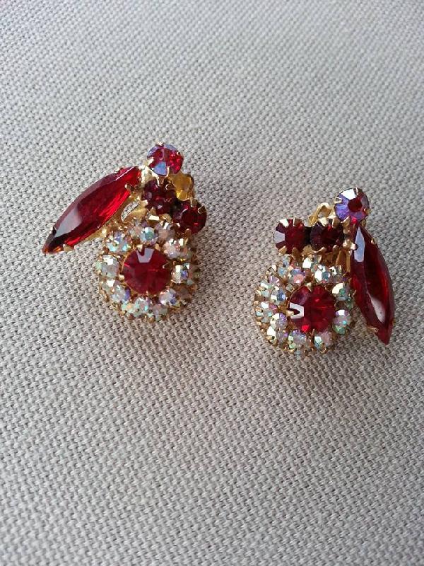 Front view of Red Navettes Earrings Clip