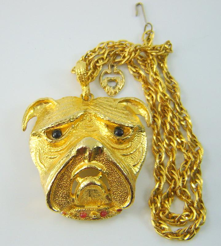 Front view of Cabochons Pendant