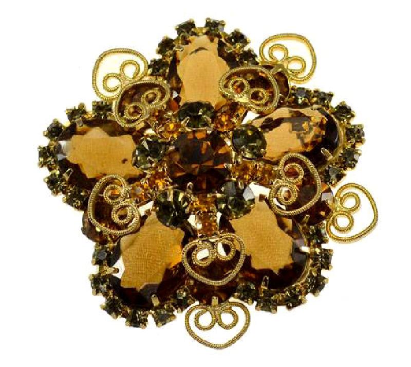 Front view of Fall Oval Brooch