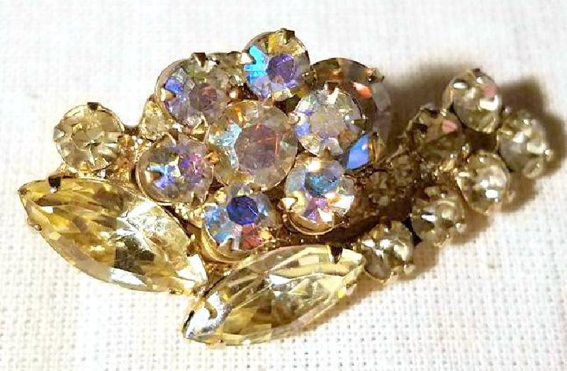 Front view of Yellow Navettes Earrings Clip