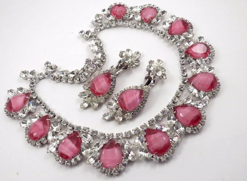 Front view of Pink Pear Givre Necklace
