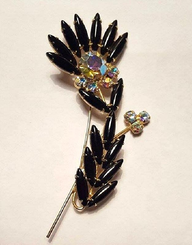 Front view of Black (jet) Cabochons Brooch