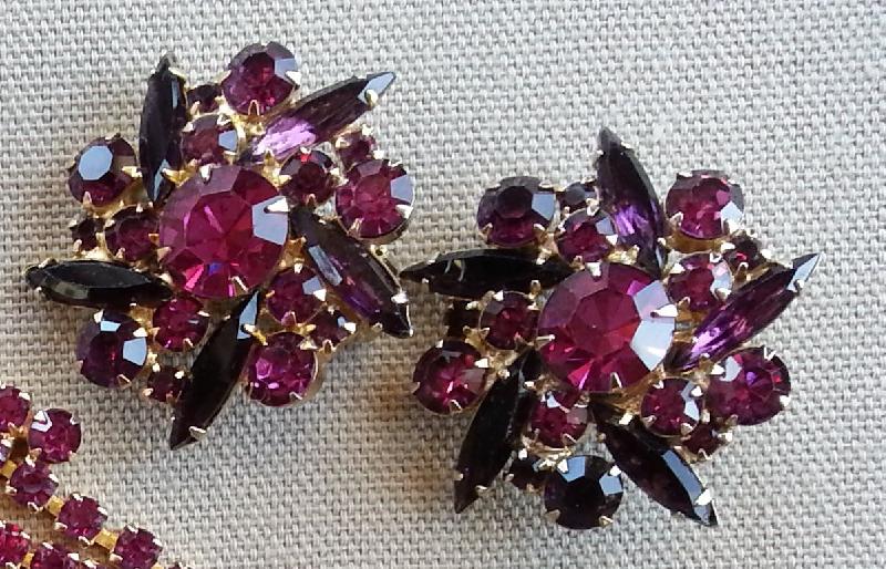 Front view of Pink Navettes Earrings Clip