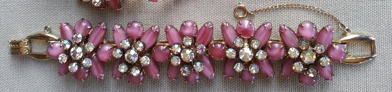 Front view of Pink Cabochons Bracelet 5 Link