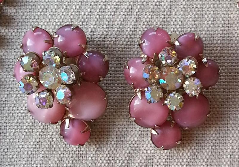 Front view of Pink Cabochons Earrings Clip