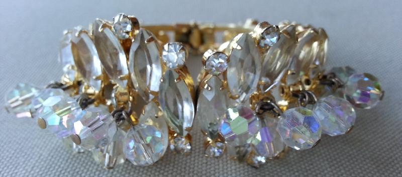 Front view of Clear Navettes Bracelet Clamper