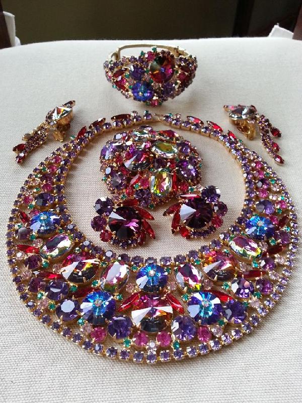 Front view of Purple (cardinal) Oval Rivoli/Margarita Brooch