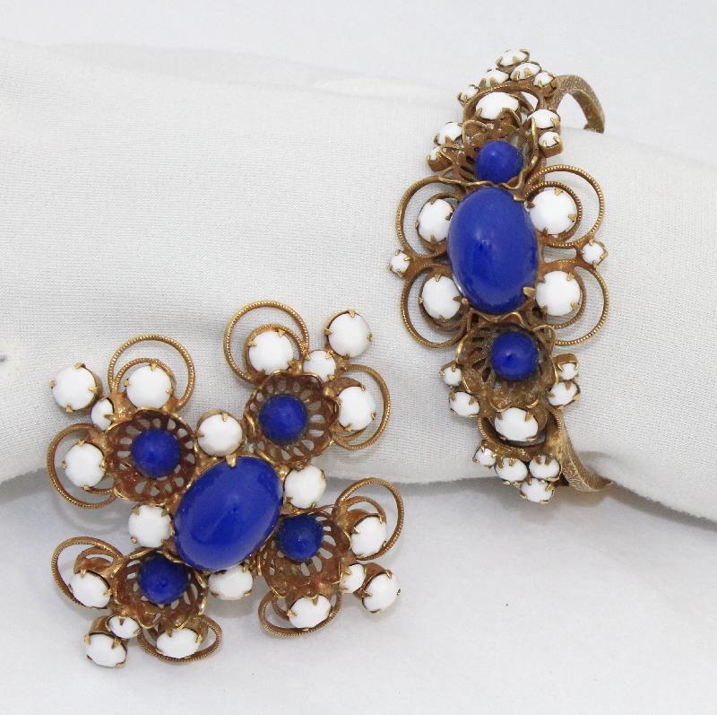 Front view of Blue Cabochons Plastic Brooch