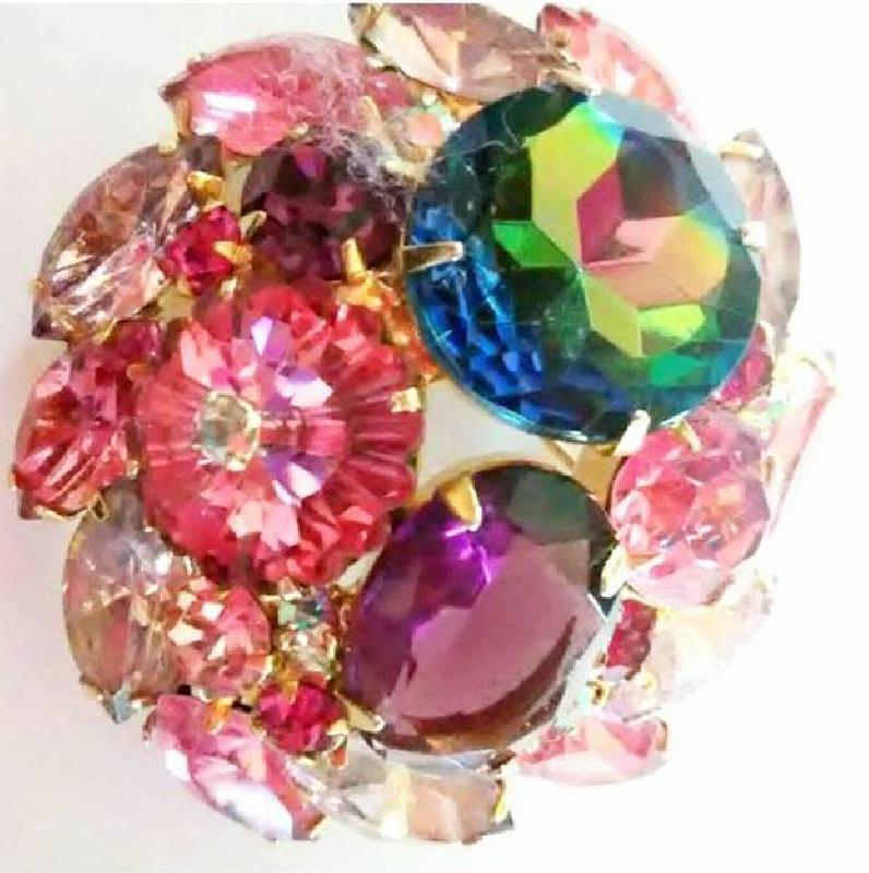 Front view of Pink Oval Rivoli/Margarita Brooch