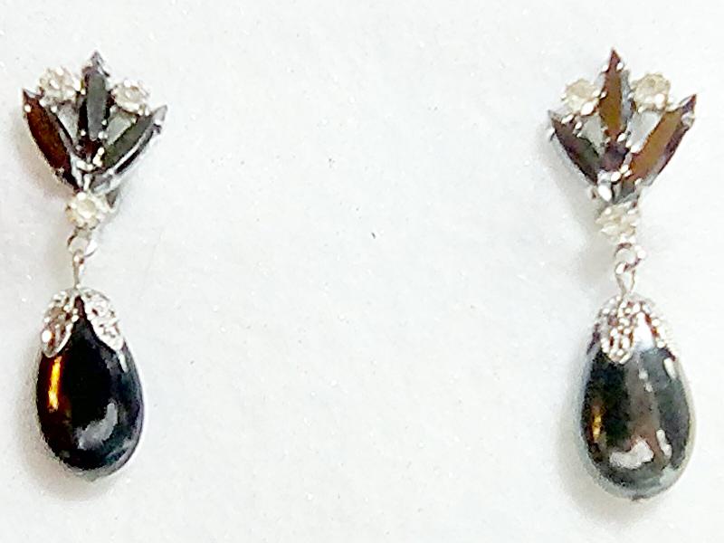 Front view of Hematite Navettes Earrings Clip