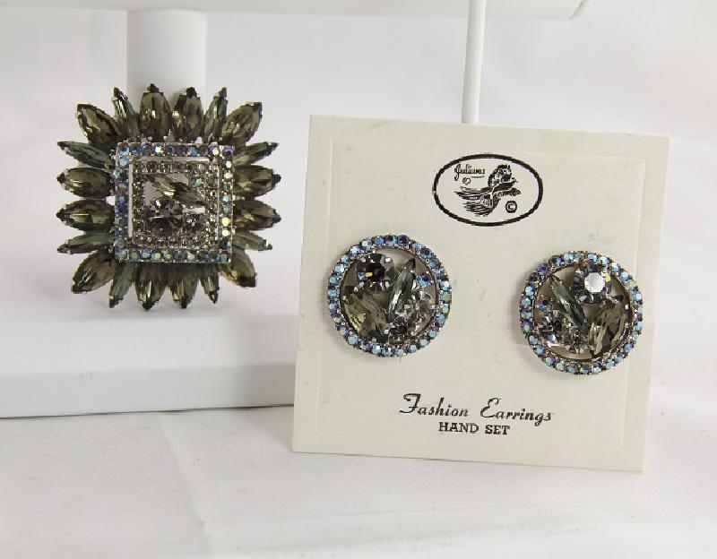 Front view of Gray (black Diamond) Navettes Earrings Clip