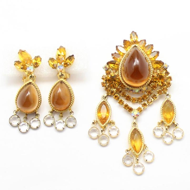 Front view of Topaz Pear Plastic Earrings Clip