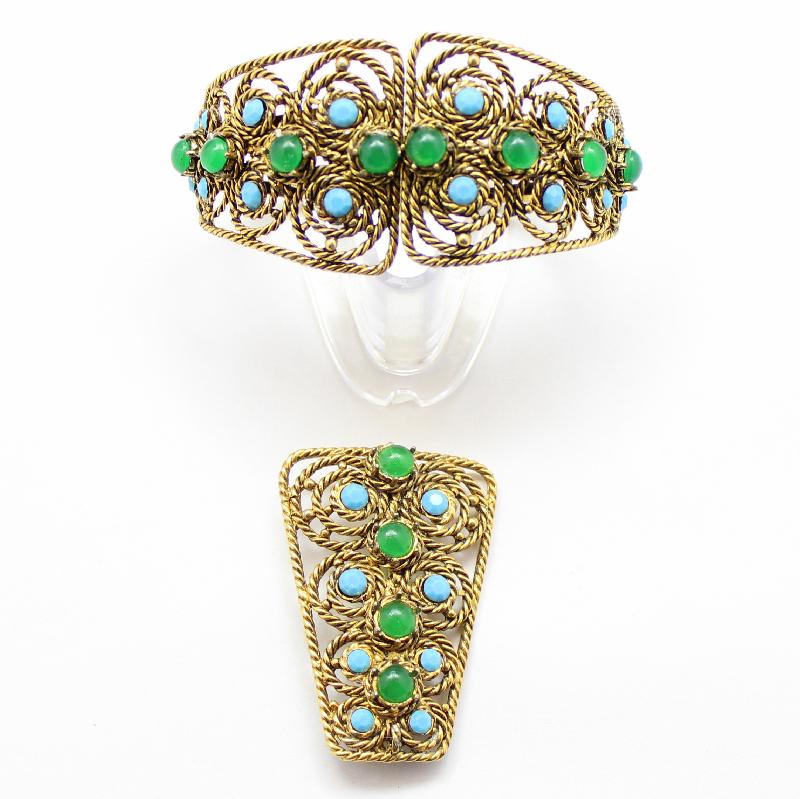 Front view of Multiple Colors Cabochons Bracelet Clamper