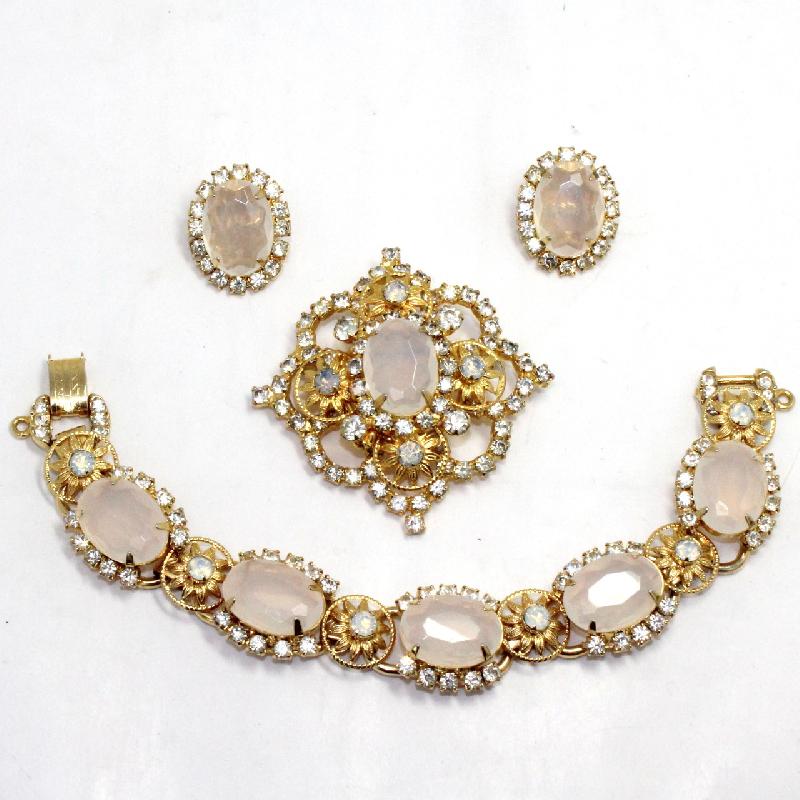 Front view of Clear Oval Earrings Clip