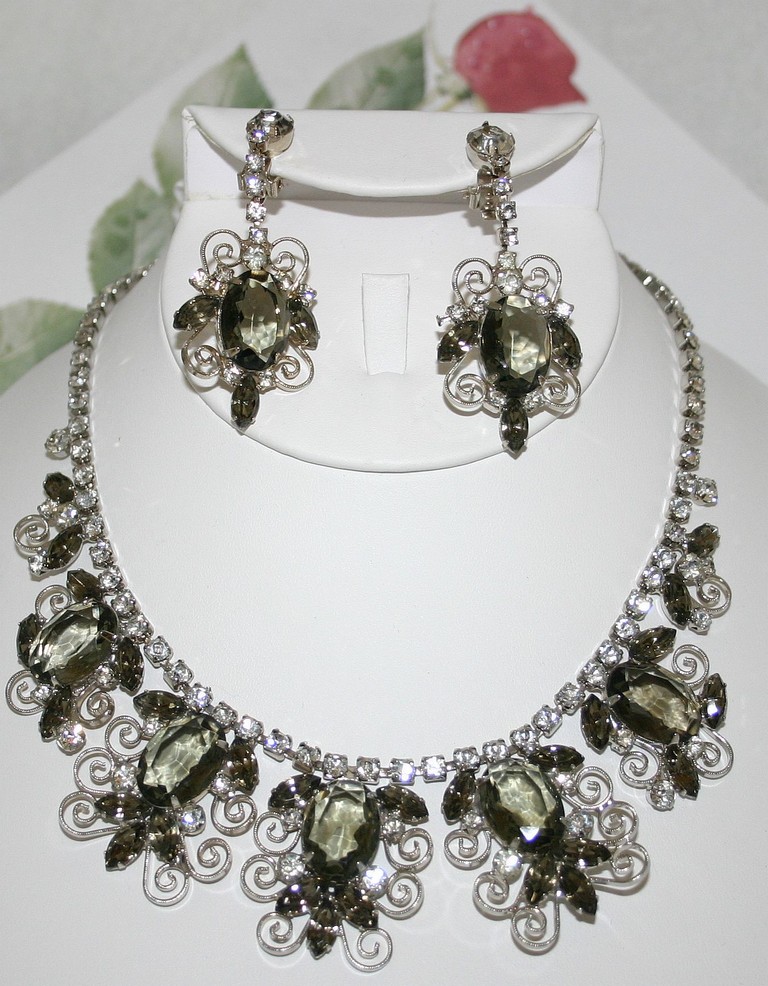Front view of Gray (black Diamond) Oval Earrings Clip