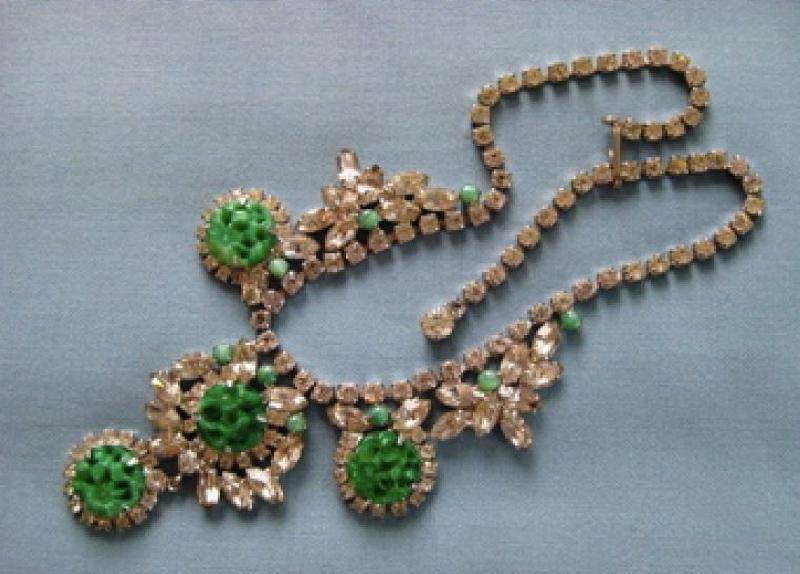 Front view of Green Cabochons Molded/Cut Necklace