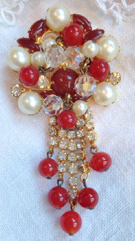Front view of Red Cabochons Pearl Brooch