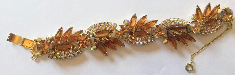 Front view of Topaz Navettes Bracelet 5 Link