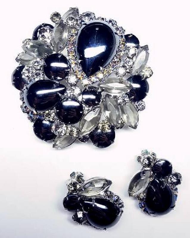 Front view of Hematite Cabochons Earrings Clip