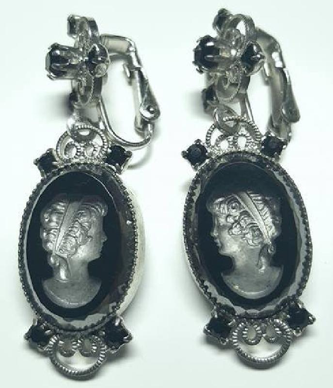 Front view of Hematite Oval Molded/Cut Earrings Clip