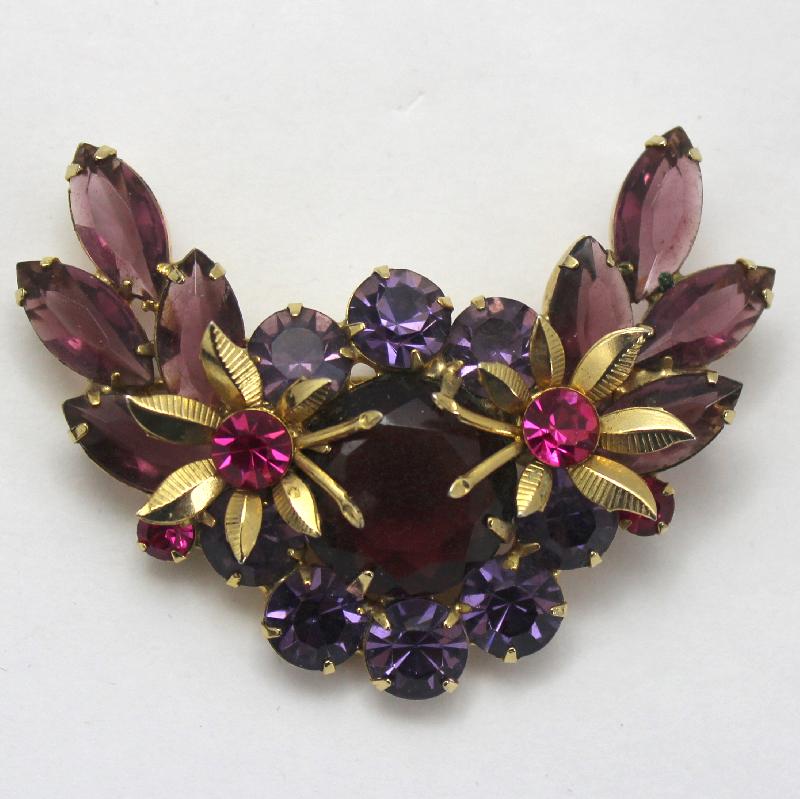 Front view of Purple (cardinal) Dentelle Brooch