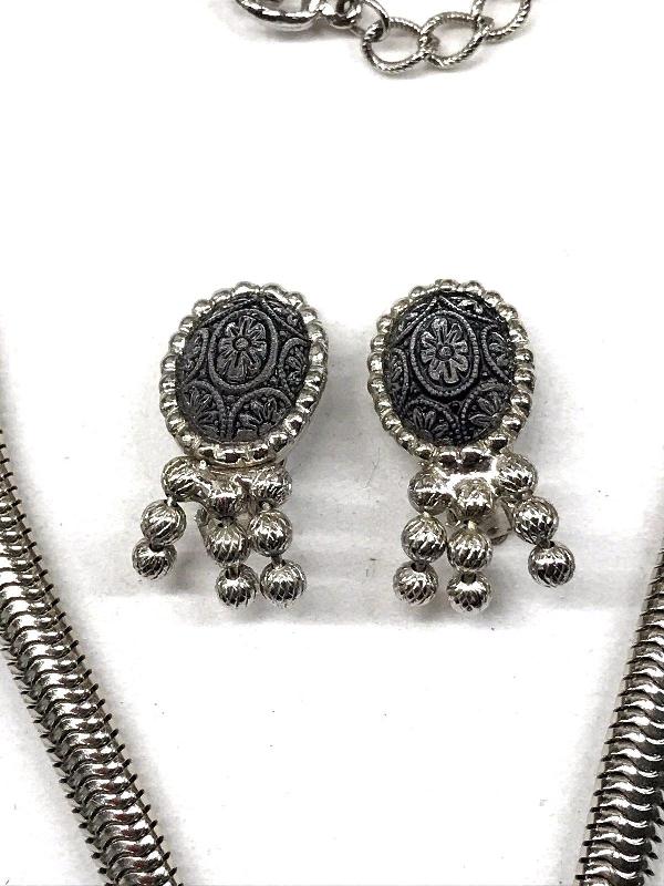 Front view of Clear Oval Molded/Cut Earrings Clip