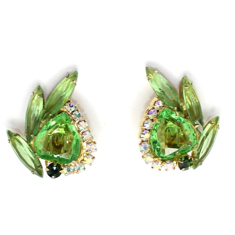 Front view of Green Heart Earrings Clip