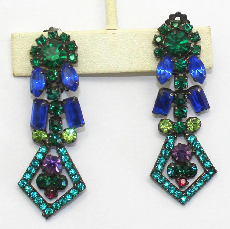 Front view of Blue Baguettes Earrings Clip