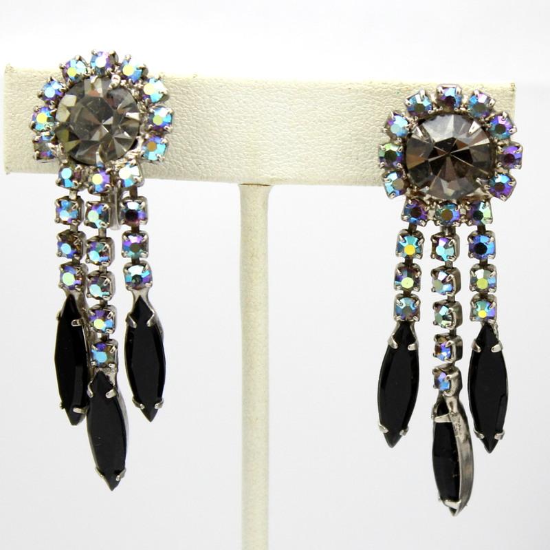 Front view of Black (jet) Navettes Earrings Clip