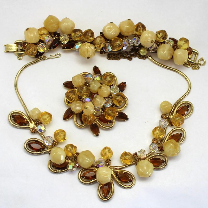 Front view of Topaz Navettes Bracelet 5 Link