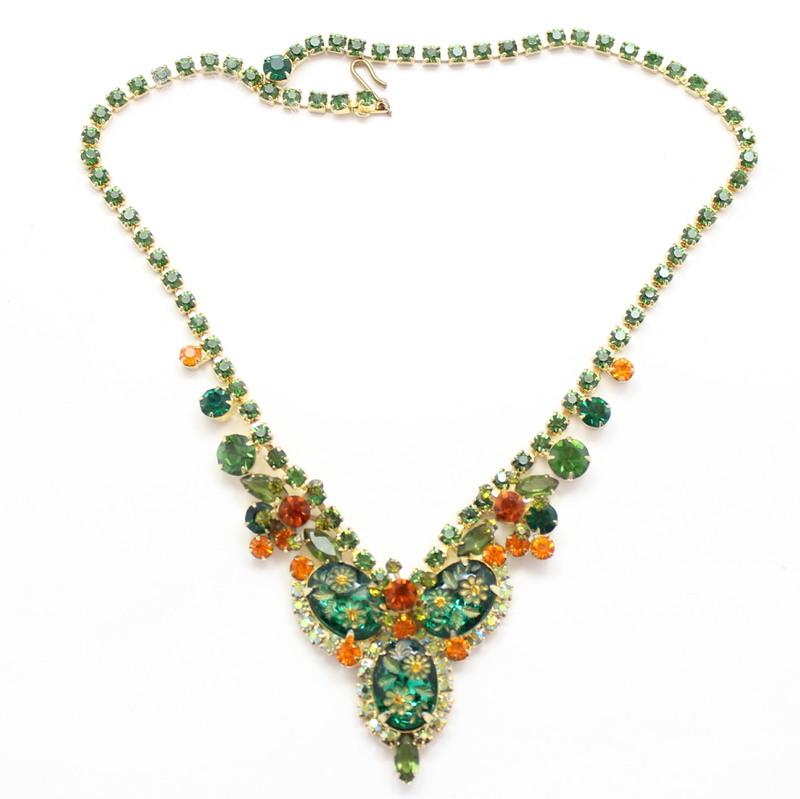 Front view of Green Oval Molded/Cut Necklace