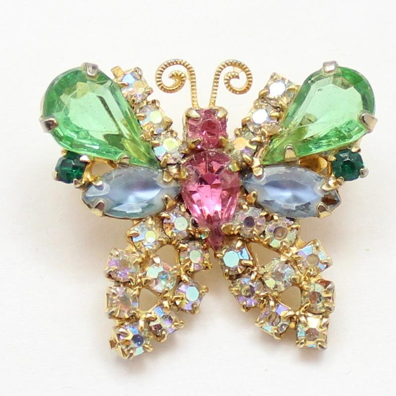 Front view of Pastel Pear Brooch