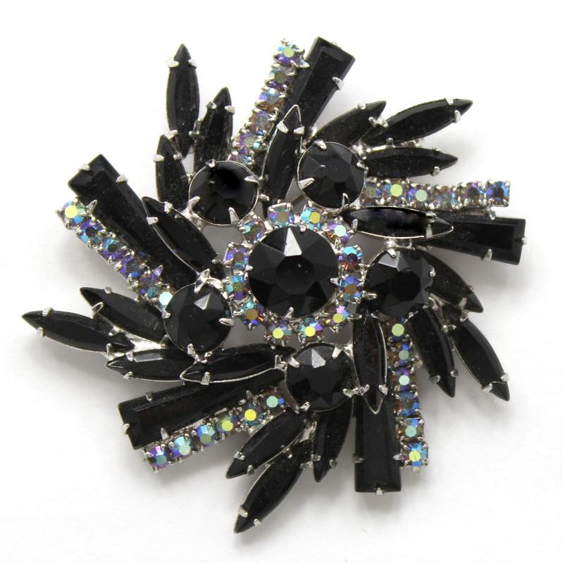 Front view of Black (jet) Keystones Brooch