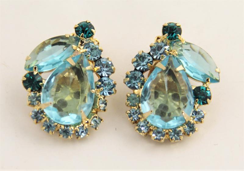 Front view of Blue Pear Earrings Clip