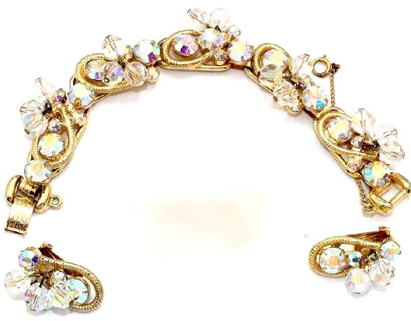 Front view of AB Chatons Only Pearl Bracelet 5 Link