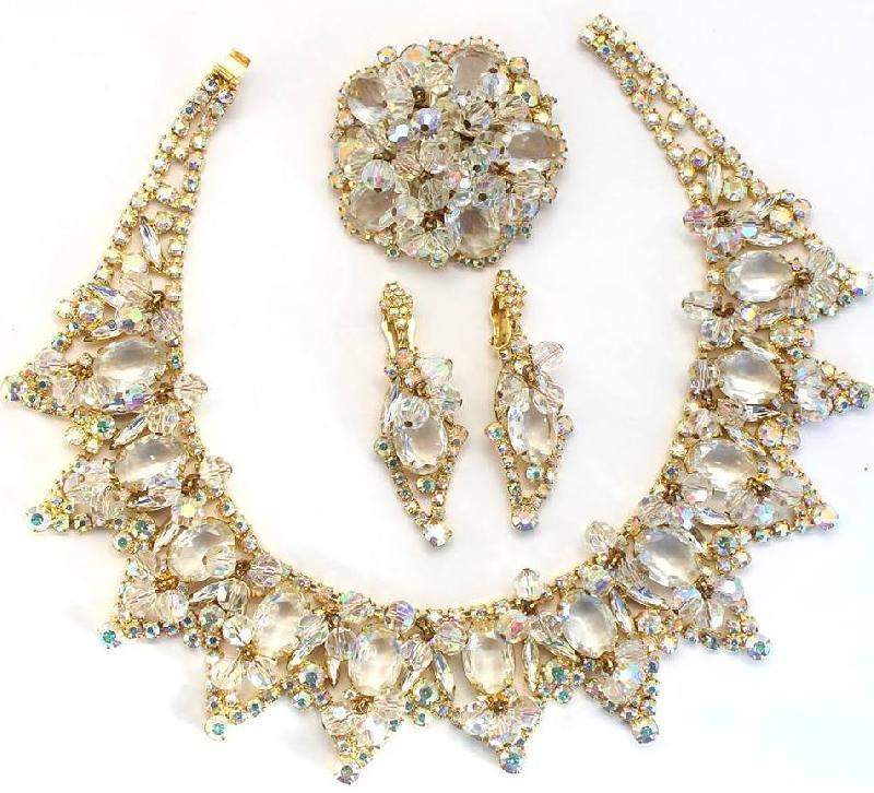 Front view of Clear Oval Earrings Clip
