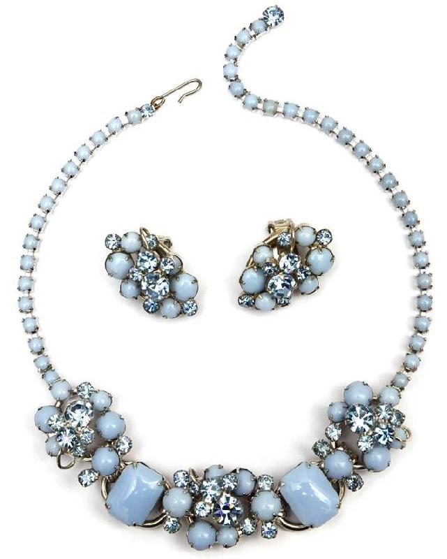 Front view of Blue Cabochons Earrings Clip