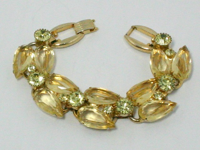 Front view of Yellow Pear Bracelet 5 Link