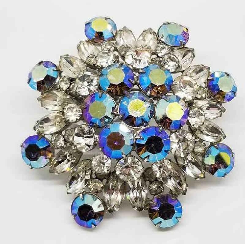 Front view of AB Navettes Brooch