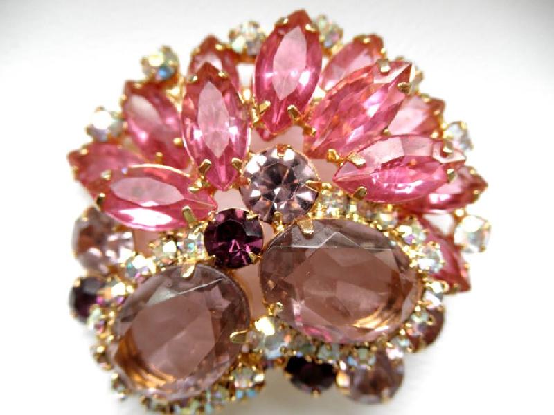 Front view of Pastel Oval Brooch